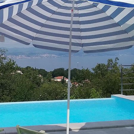 Tranquity Studio Apartment Ika Ловран Екстериор снимка