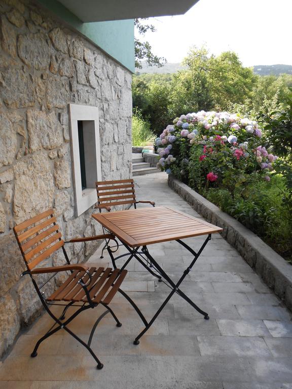 Tranquity Studio Apartment Ika Ловран Екстериор снимка