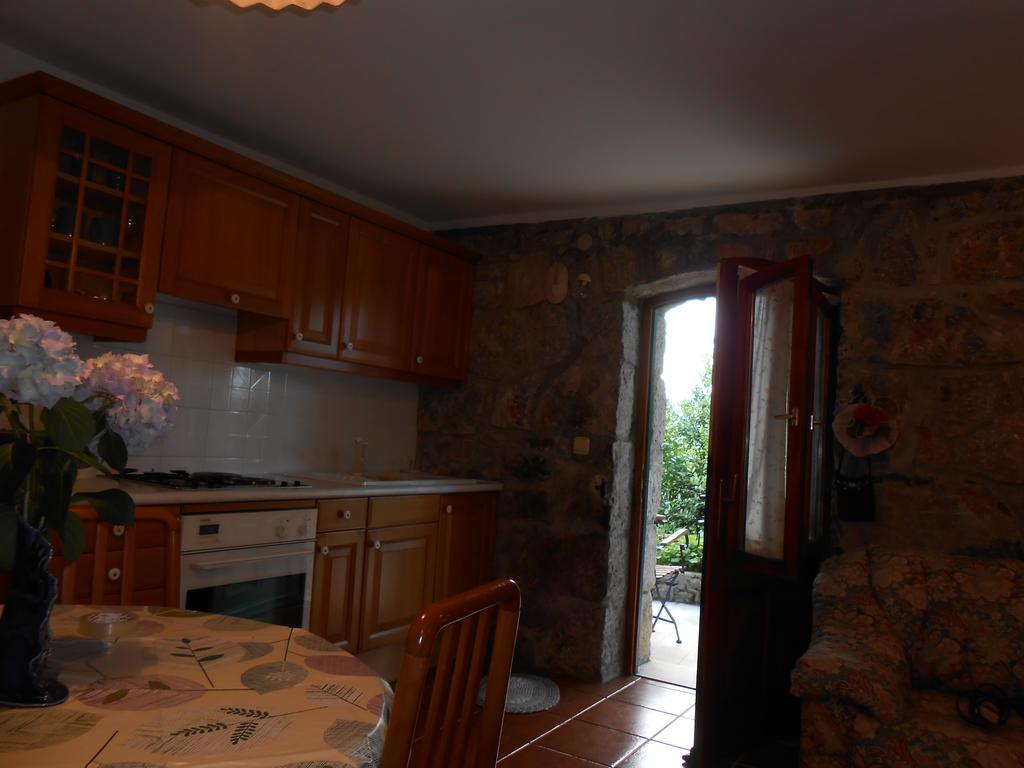 Tranquity Studio Apartment Ika Ловран Екстериор снимка