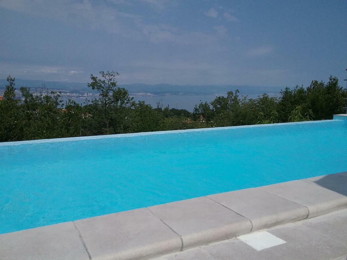 Tranquity Studio Apartment Ika Ловран Екстериор снимка